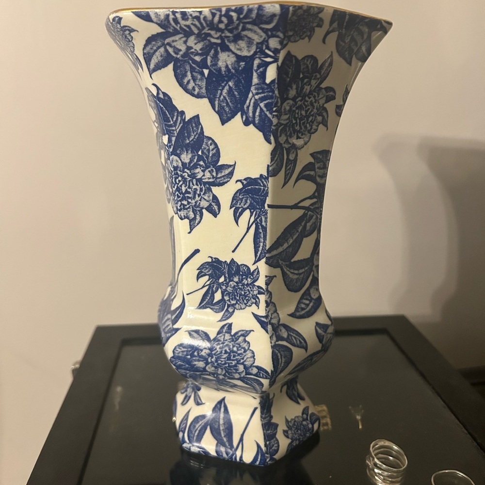 Rare Vintage Formalities Baum Bros. Peony" Blue Porcelain vase - Picture 3 of 5